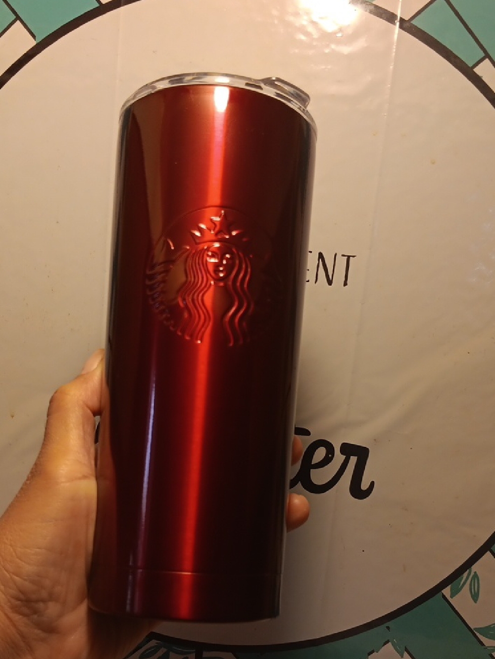 Starbucks 2022 Red 20 Oz tumbler with lid (pre-owned )